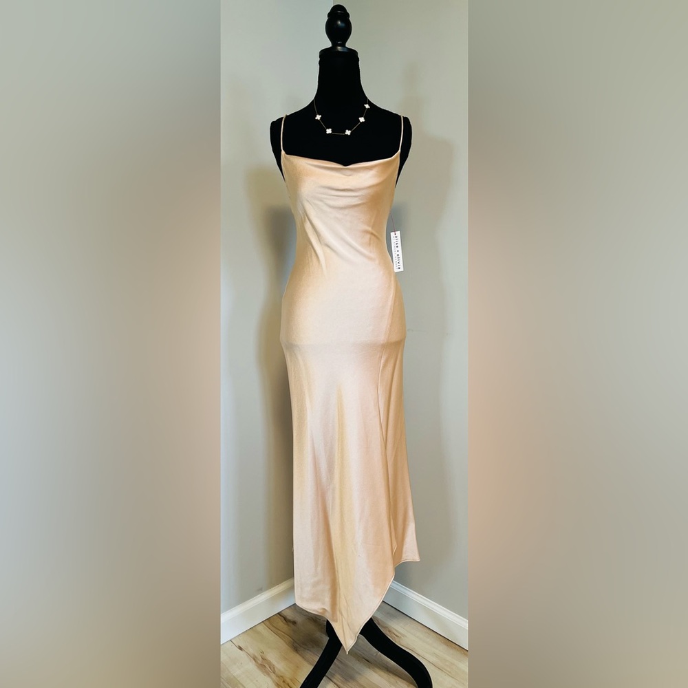 Cream Sleeveless Sweetheart Maxi Gown